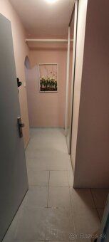I am renting out for long term a pleasant and quiet 1-bedroom apartment of in size on Vážska…