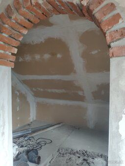 Ponúkame na predaj priestranný, 3 podlažný rodinný dom situo