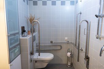 We offer for sale an exceptional 3-room apartment located in prestigious and peaceful…