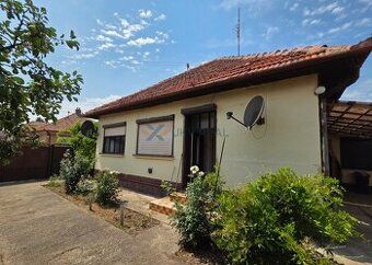 Rodinný dom sa nachádza sa v tichej obci len 28 minút od hra