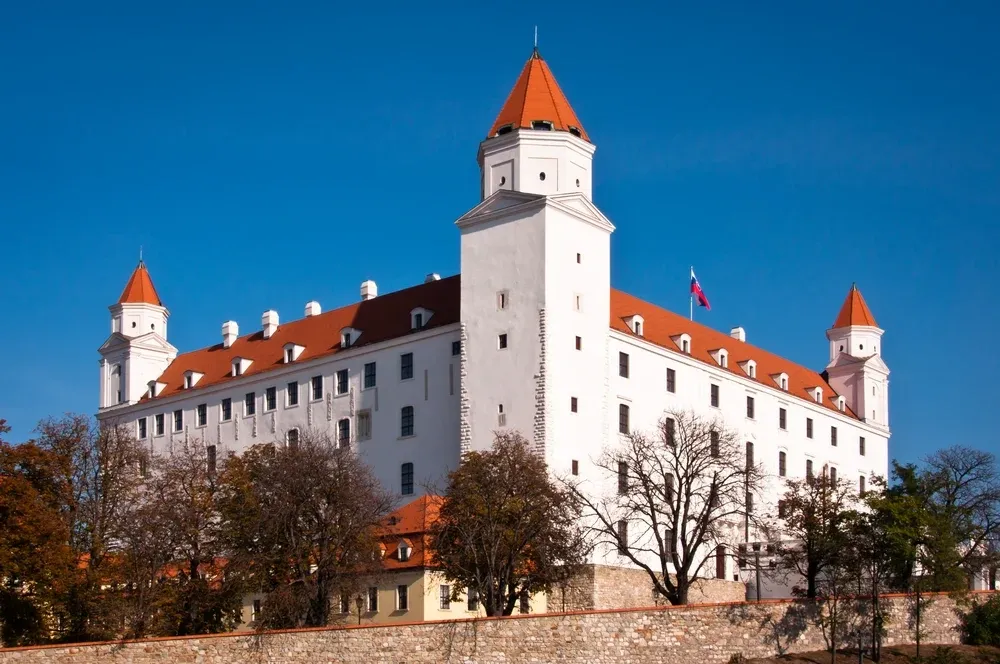 Dobrý deň hľadám 1 alebo 2izb byt na kúpu v Bratislave- Ruži