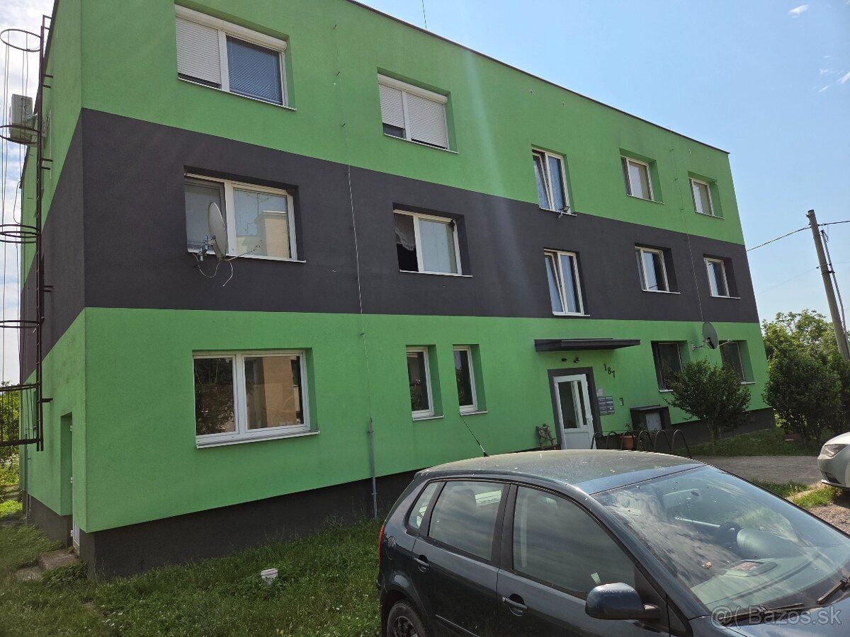 Predam dvojizbovy byt na Sklabinej v povodnom stave. Prizemn