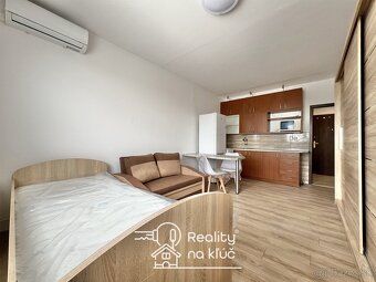 Reality na kľúč ponúka na prenájom zariadenú garsónku po kom