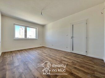 We offer for rent a modern, renovated 2-bedroom apartment with