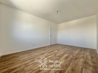 We offer for rent a modern, renovated 2-bedroom apartment with