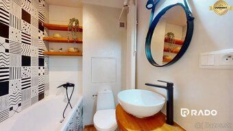 For rent bright 1-bedroom apartment adjacent to large terrace with