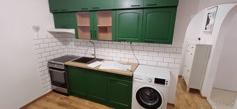 For rent bright 1-bedroom apartment adjacent to large terrace with