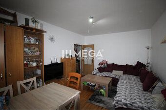 Predám 3 izbovy byt +balkon Na 3 poschodi 2x pivnica Byt sa 