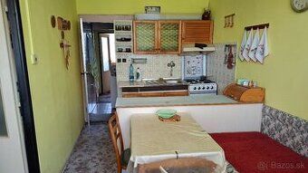 Predám 3 izbovy byt +balkon Na 3 poschodi 2x pivnica Byt sa 