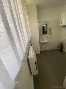 Ponukam na prenajom kancelarsky priestor cca 12m2 s klimatiz