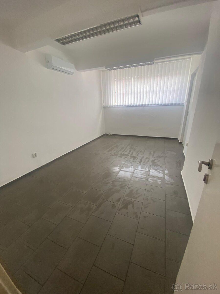 Ponukam na prenajom kancelarsky priestor cca 12m2 s klimatiz