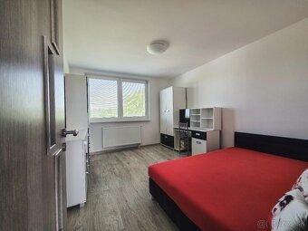 DIRECTLY FROM THE OWNER! Fully renovated 4-room apartment with garage in Suchohrad: I am…