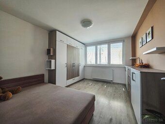 DIRECTLY FROM THE OWNER! Fully renovated 4-room apartment with garage in Suchohrad: I am…