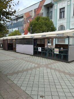 Predám letnú terasu 15x4 m. Kovová konštrukcia, jednoduchá m