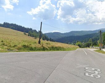 Na predaj krásny pozemok pri hlavnej križovatke v Smolníku, 