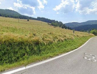 Na predaj krásny pozemok pri hlavnej križovatke v Smolníku, 