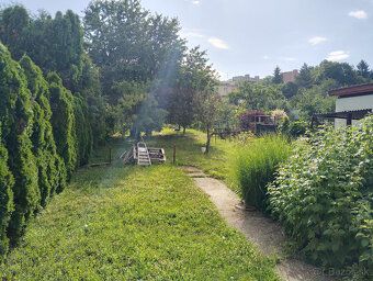 Ponúkam na predaj stavebný pozemok v Leviciach na ul. F.Hečk