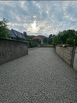 Ponúkam na prenájom plochu s rozlohou 4.5 ára (450 m²) ako p