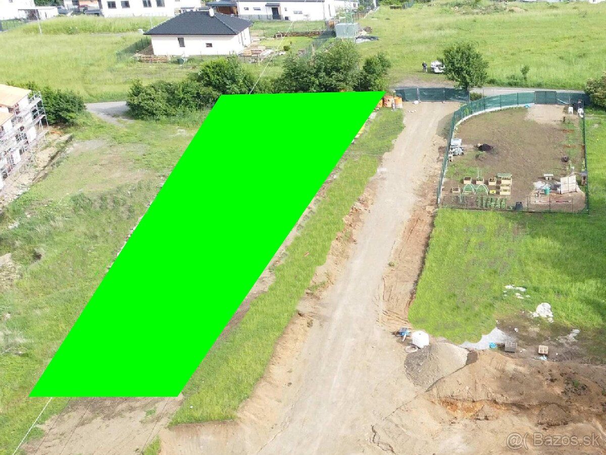 Ponúkame na predaj posledné dva voľné krásne záhradne pozemk