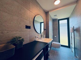Realitná kancelária CENTURY 21 Lištiak Team vám exkluzívne p