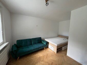 🏡 Dlhodobý prenájom 1-izbového bytu – Ľadoveň, ul. Jozefa Kr
