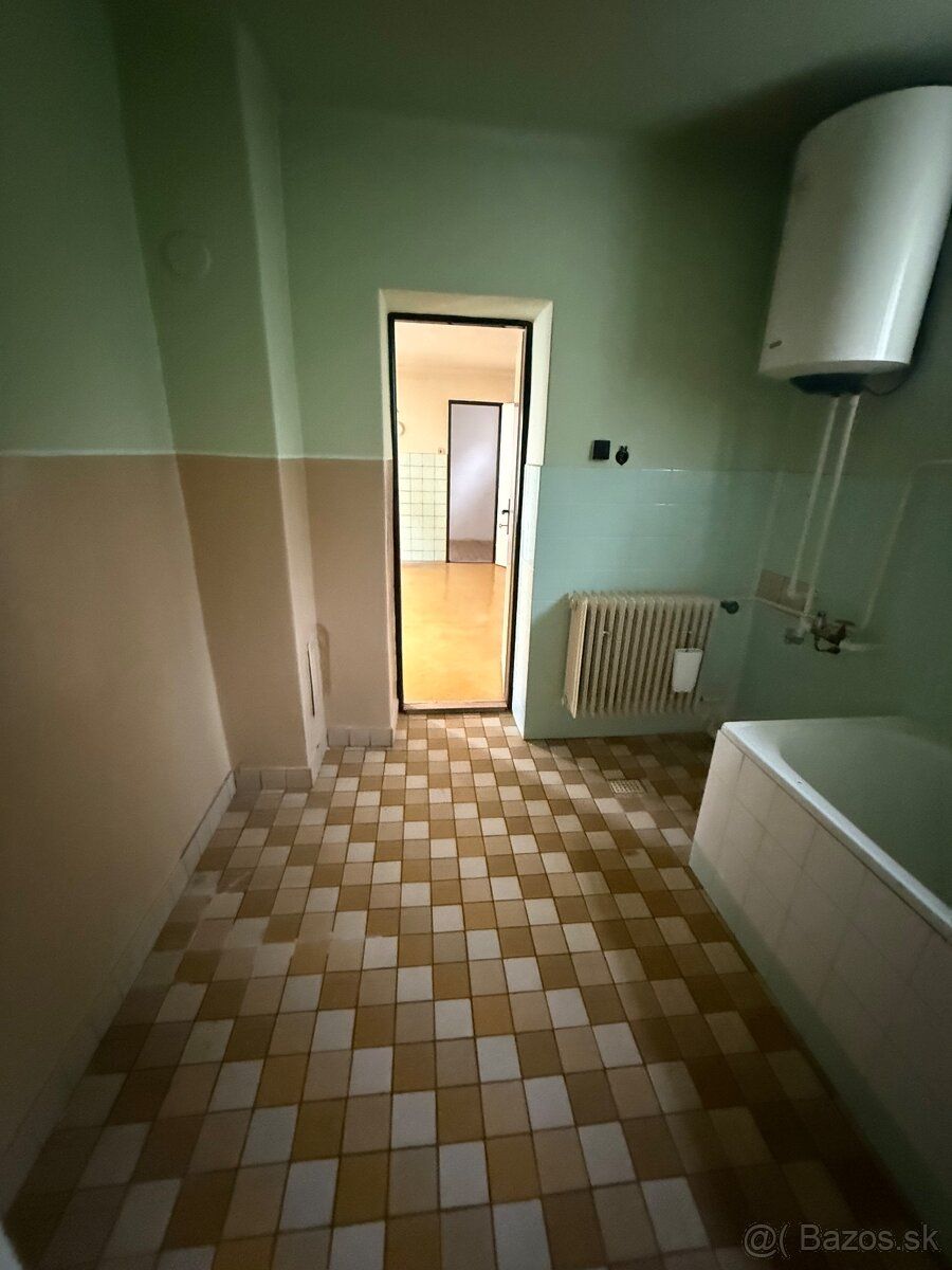 Ponúkam Vám na predaj rodinný dom v obci Topolníky na 10 áro