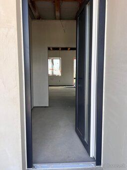 Rodinný dom 4-izbový, úžitková plocha 105 m², terasa 6 m², z