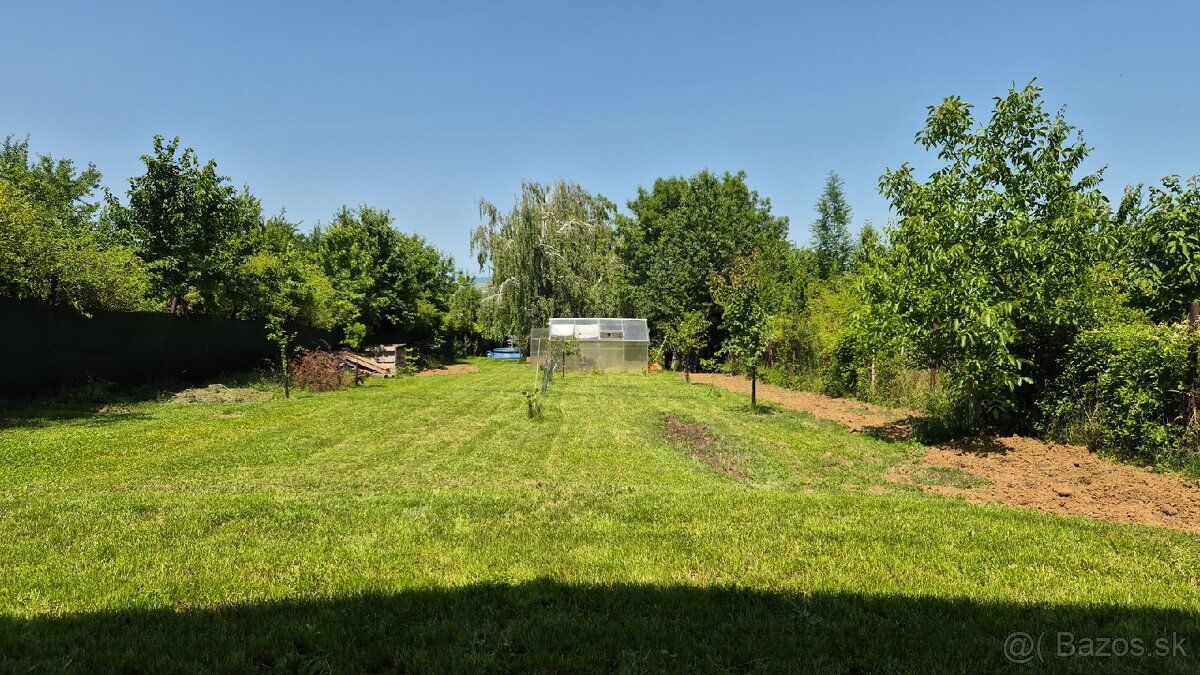 🏡 Na predaj: Slnečná záhradná chatka s ovocným sadom a výhľa