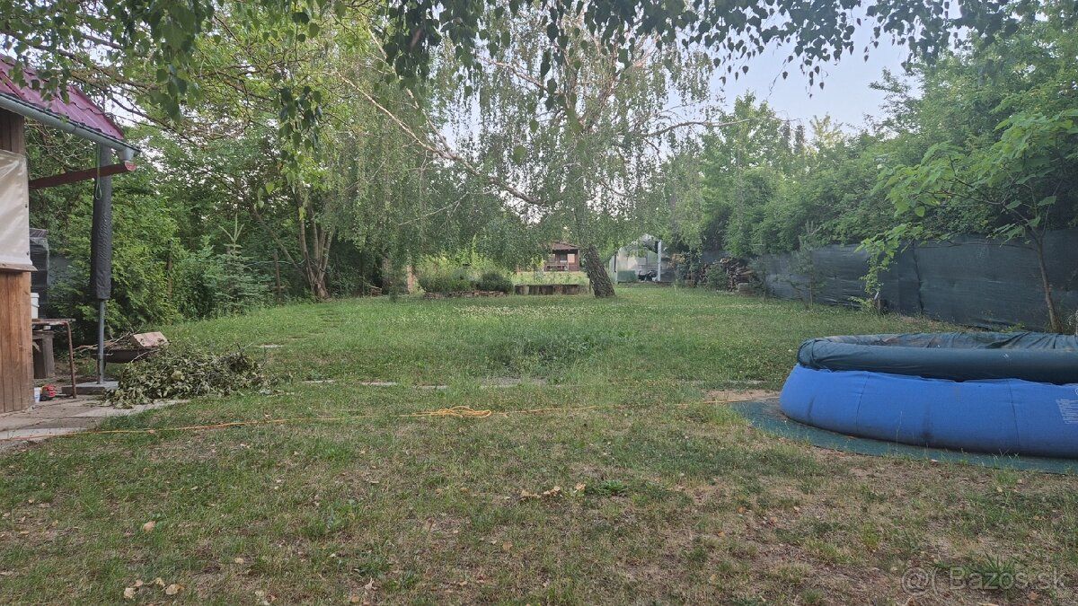 🏡 Na predaj: Slnečná záhradná chatka s ovocným sadom a výhľa