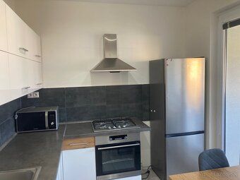 We rent an equipped large apartment in Partizánske on the lower part of the Šípok housing estate. The apartment has a floor area of 64 m² (including a 2 m² loggia) located on the 12th floor with beautiful views of the surroundings and the Vtáčnik Mountains. Both lifts have been replaced in the apartment house, one is for freight, and it's insulated. There is barrier-free access to the apartment. In 2021, there was reconstruction work done: partially changed electrical wiring, floating floors, plastic windows, interior doors, extended built-in bathroom unit made of masonry, new kitchen line and appliances, new furniture, pavement at the loggia.
DISPOSITION: spacious living room,
bedroom,
kitchen with exit to loggia,
storage room,
bathroom with toilet,
hallway
and cellar.
Tesco and Kaufland are within a 7 minute drive by car.
There is also kindergarten here,
a pharmacy,
four grocery stores which can be reached within walking distance up to 5 minutes.
I will gladly provide more information via phone number:
Mail address:
Rental price is €400 + accommodation costs amounting to €180 per month.
A refundable deposit equivalent to two months' rental fee worth €1140 consists thereof.
