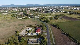 Predám stavebný pozemok v Malackách. Rozmer 17x25m, 423 m². 