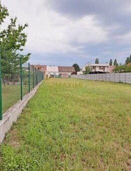 Predám stavebný pozemok v Malackách. Rozmer 17x25m, 423 m². 