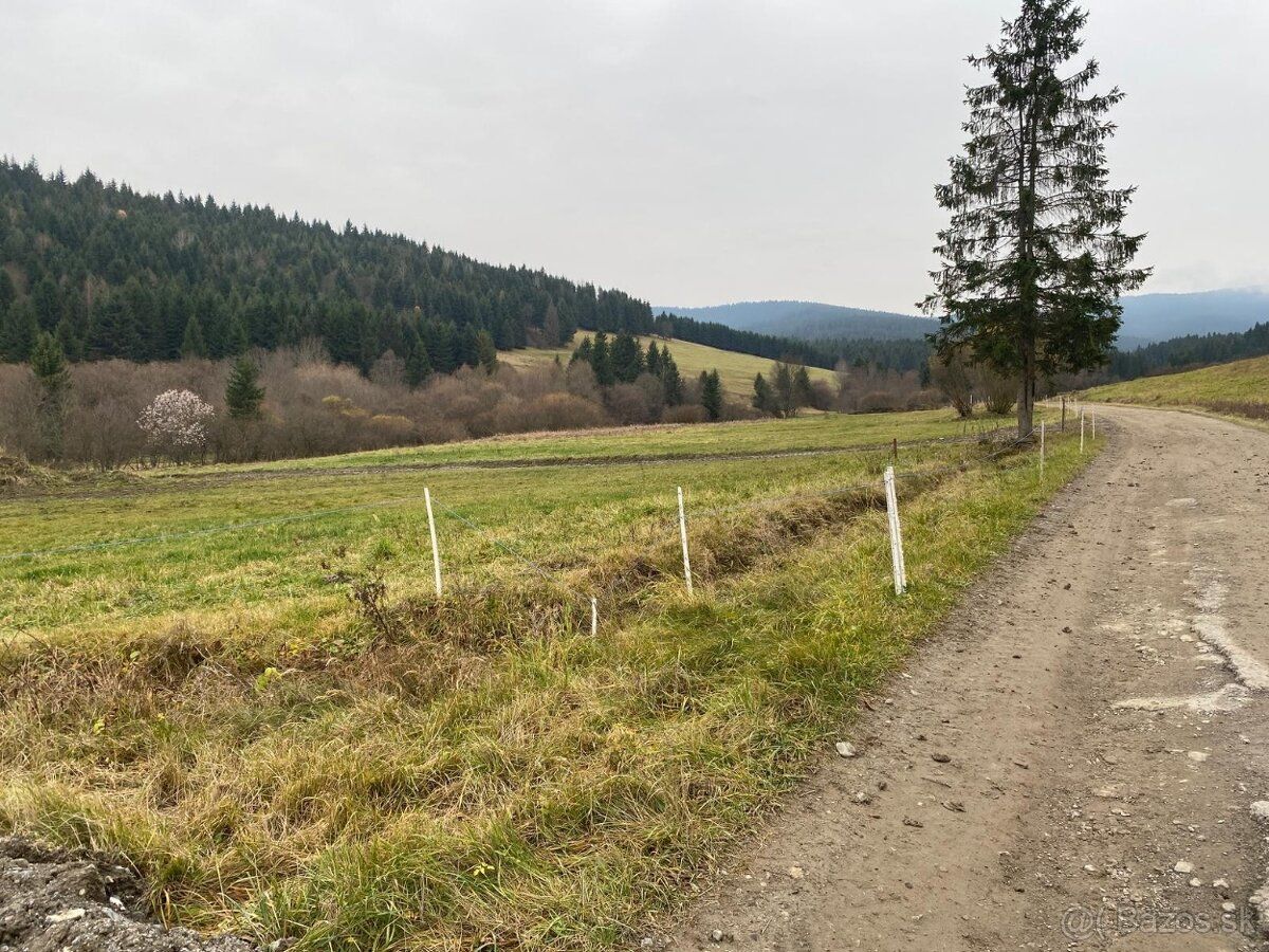 Ponúkam na predaj stavebný pozemok s výmerou 900m² v lokalit