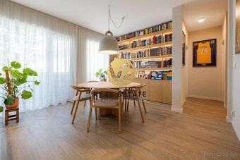 Maroš Vereš +421 904 086 200 e-mail:
V2 real estate ponúka n
