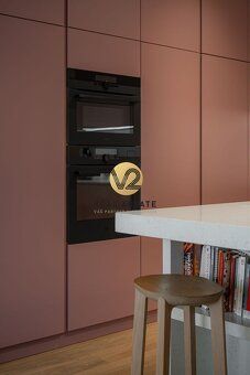 Maroš Vereš +421 904 086 200 e-mail:
V2 real estate ponúka n
