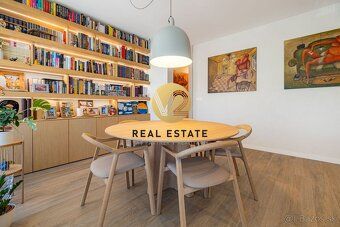 Maroš Vereš +421 904 086 200 e-mail:
V2 real estate ponúka n