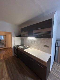 I offer for long-term rent a 2 bedroom apartment in pleasant location