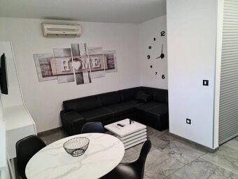 Predam krasny apartman v Poreci vzdialenost od mora a plazi 