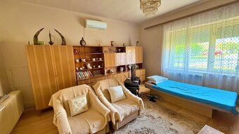 -SK-
Ponúkame na predaj 2-izbový rodinný dom v obci Okoč, si