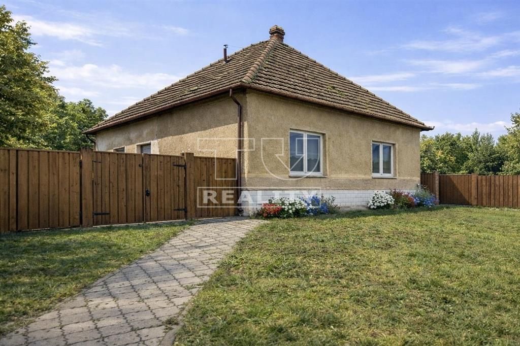 TU reality ponúka zaujímavú nehnuteľnosť s dvorom a záhradko