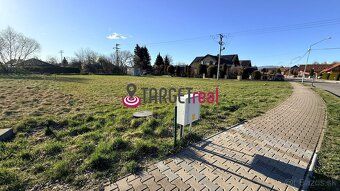Ponúkame na predaj pozemok s výmerou 1 017 m² v atraktívnej 