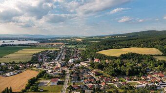REMAX Ahoj ponúka na predaj jedinečný pozemok o výmere 1505 
