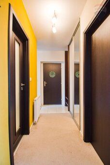 RE/MAX ATTRACTIVE Real Estate Agency offers for sale a spacious and modern 3-room apartment with a private garden…