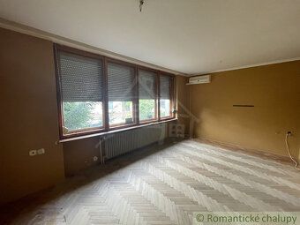 Ponúkame na predaj priestranný päťizbový rodinný dom v tzv. 