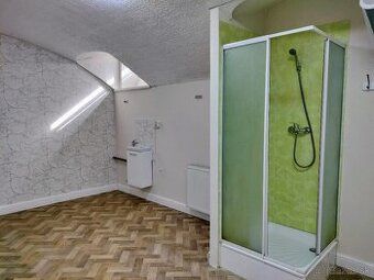 ponukame 200m2 obchodnych priestorov na prenajom. vhodne nap
