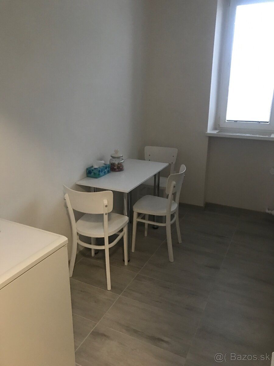 Dám do prenájmu jedno izbový byt na ulici Nešporova 1 Žilina