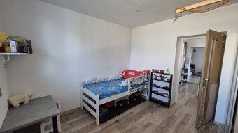 Ponúkam na predaj vkusný 3-izbový byt o výmere 66 m², nachád