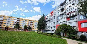 Predám trojizbový byt /2.5/vo Fiľakove Nám.Slobody 10. Reali
