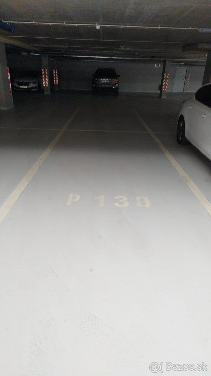 Prenajmem garážové parkovacie miesto č. 130 v krytej a vykur