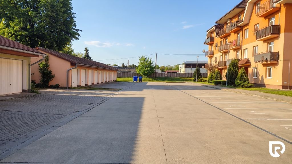 RADO Reality Vám ponúka na predaj Garáž o výmere 19m2 v Melč